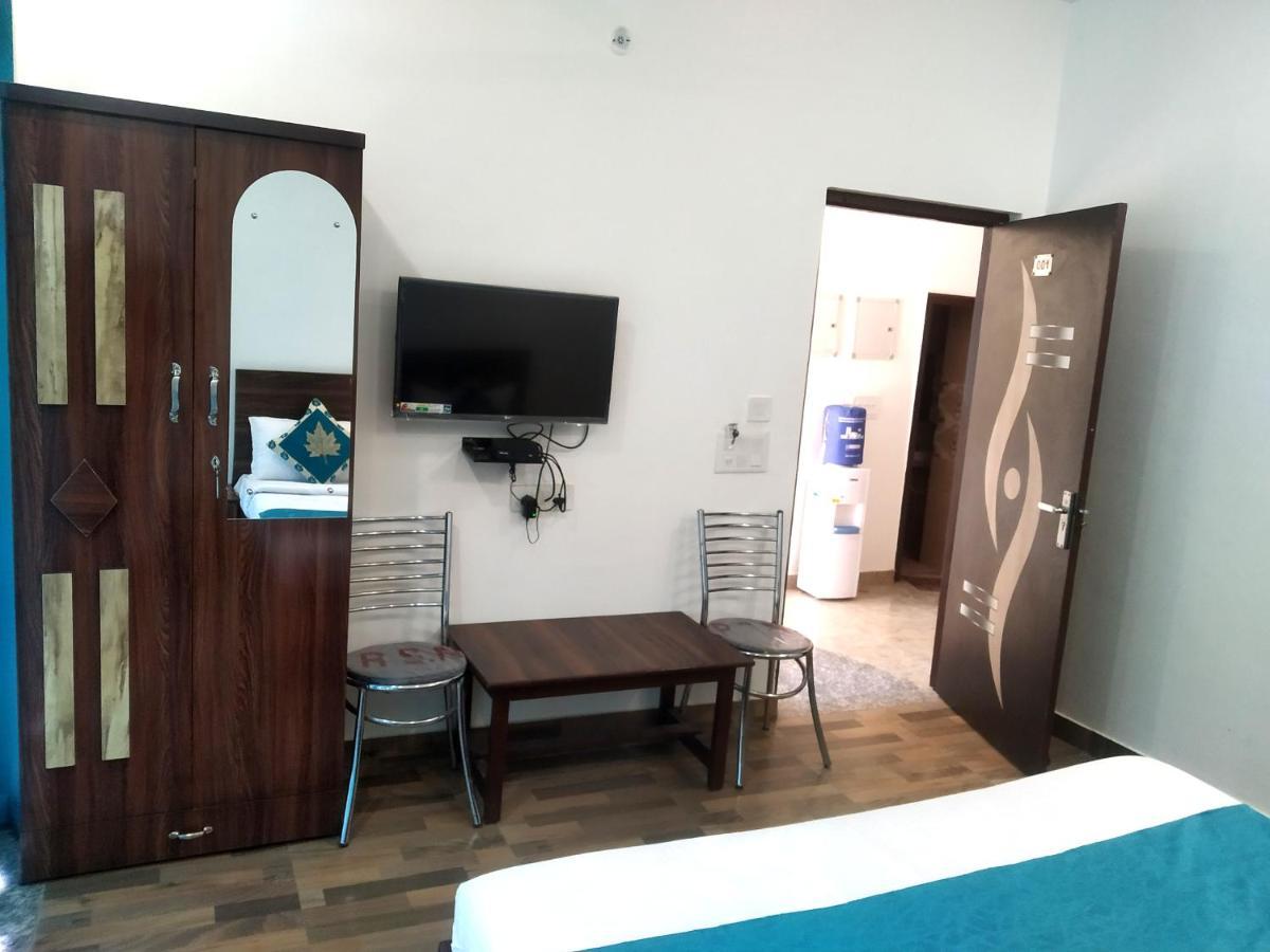 Nv Palace Hotel Vrindāvan Екстериор снимка