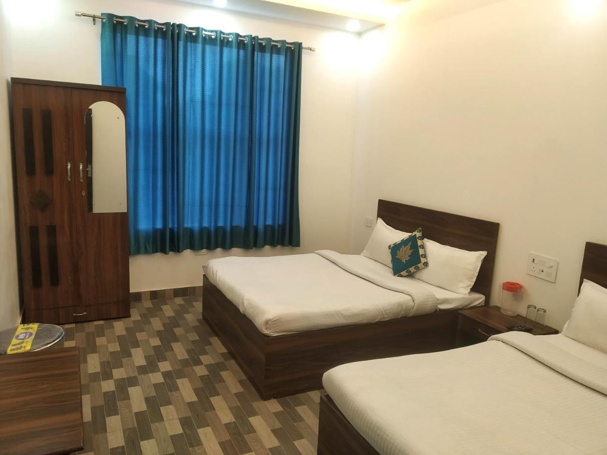 Nv Palace Hotel Vrindāvan Екстериор снимка