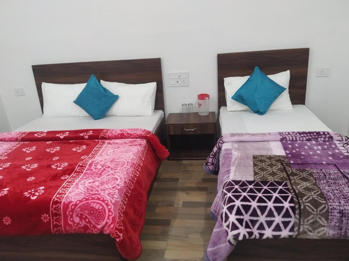 Nv Palace Hotel Vrindāvan Екстериор снимка