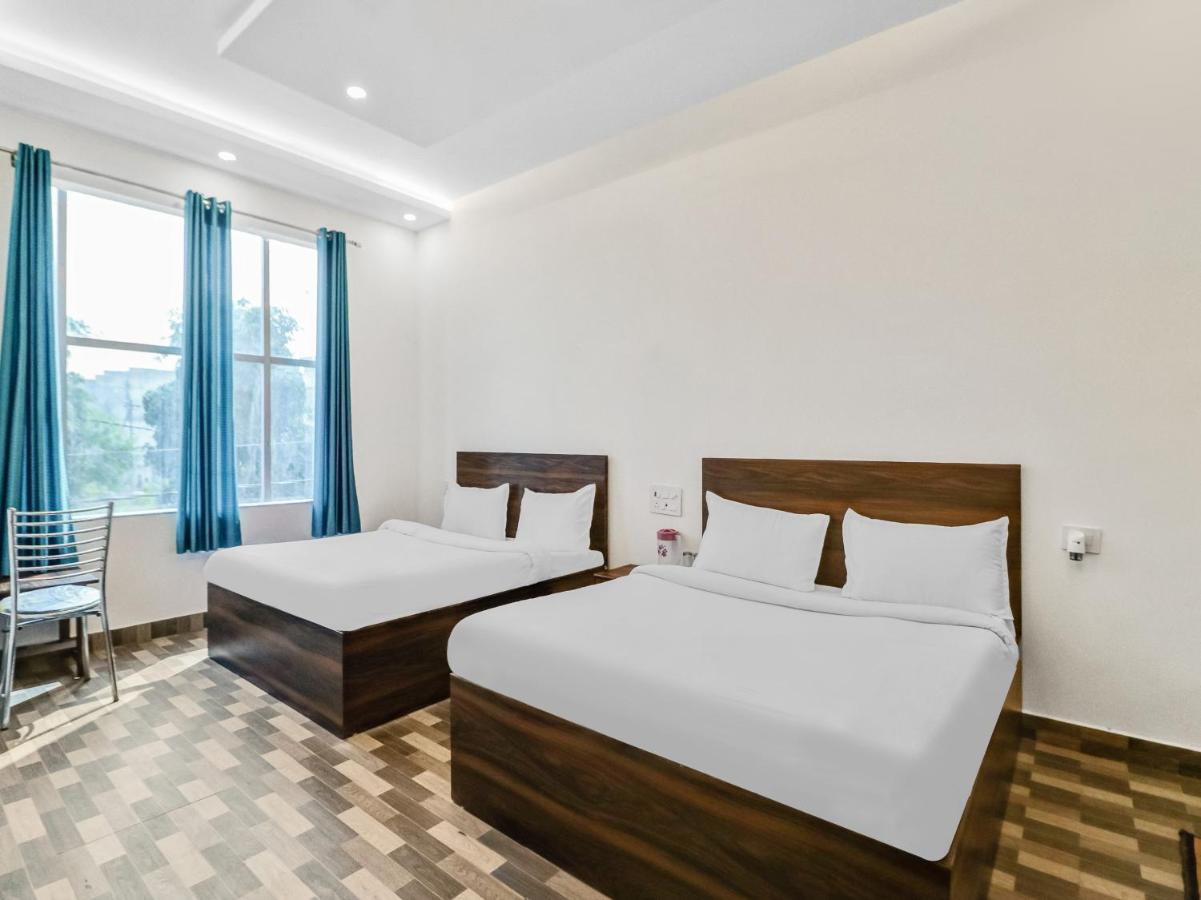 Nv Palace Hotel Vrindāvan Екстериор снимка