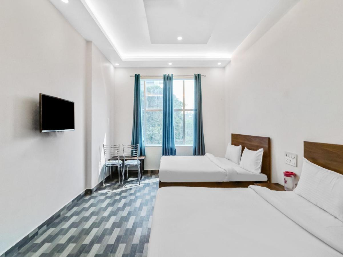 Nv Palace Hotel Vrindāvan Екстериор снимка